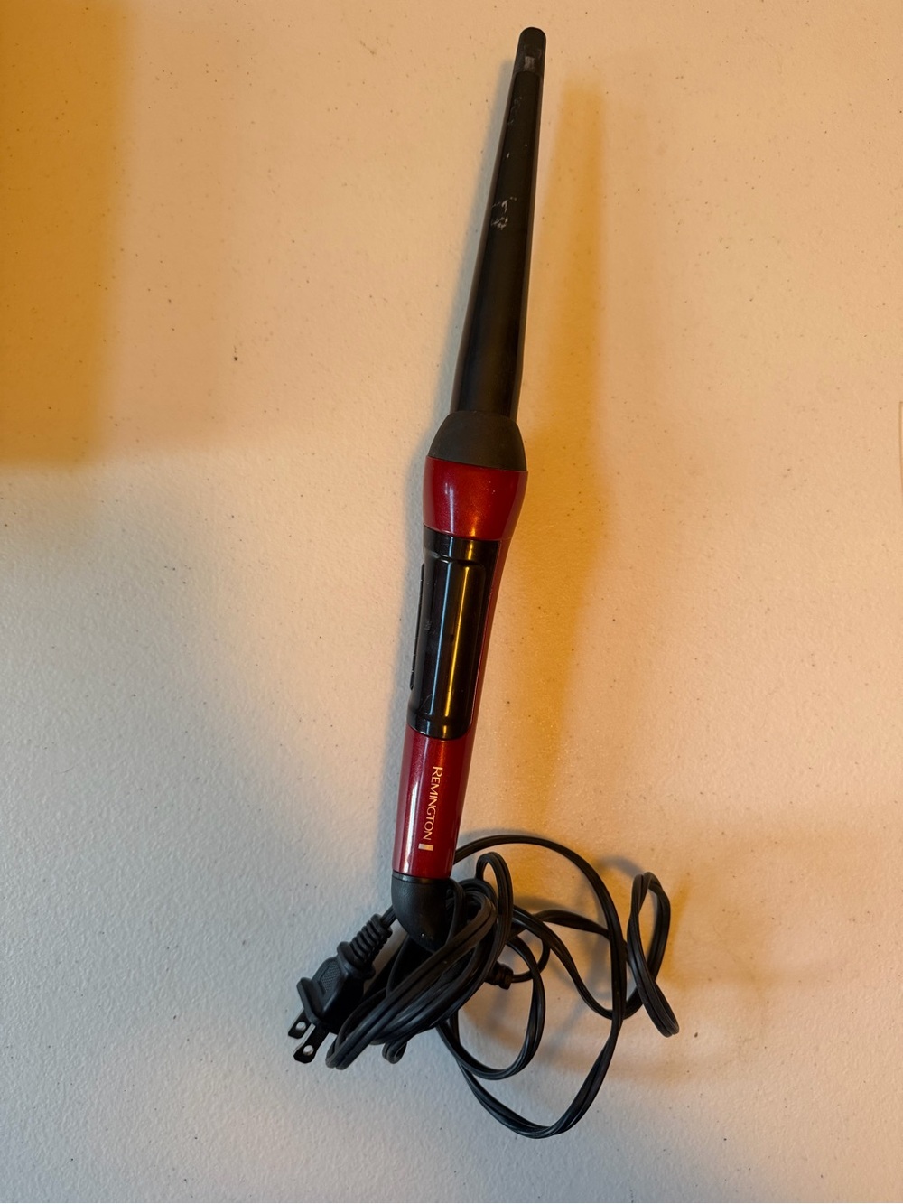 Remington Red and Black Tapered Curling Iron Wand